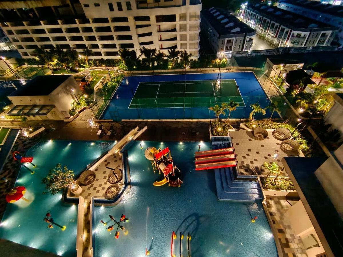 Luxury Couple Suites L Free Netflix L Massage Chair L Bathtub L Wifi 200Mbps L Town Area Bali Residence Malacca Exterior foto